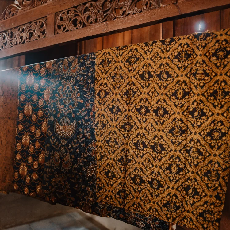 penjahit seragam batik